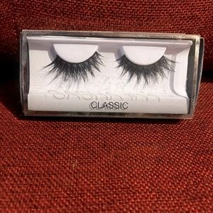 Huda Beauty Eyelashes Classic False Lash - Sasha #11